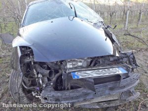 Montefiascone - L'auto fuori strada in località Poggeri