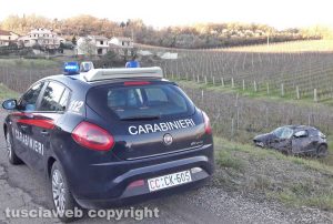Montefiascone - L'auto fuori strada in località Poggeri