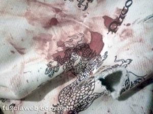 Pestaggio a Bolsena - La maglietta sporca di sangue di Jaouad Ouboulmane