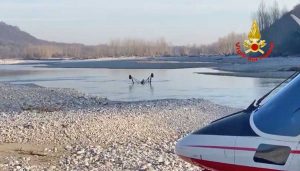 Treviso - Aereo precipita nel fiume Piave 