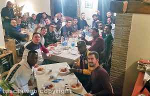Sport - I giocatori dell'Aurora calcio a cena