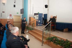 Viterbo - Il vescovo in visita alla scuola marescialli