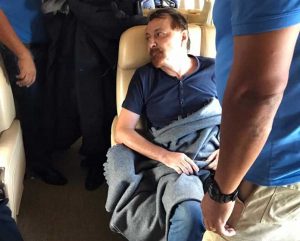 Cesare Battisti sul volo per l'Italia