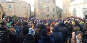 Bagnoregio - La folla al presepe vivente
