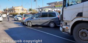  Vetralla - Tamponamento a catena sulla Cassia