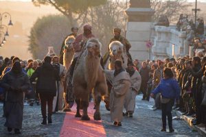 Tarquinia - I re magi a dorso di cammello nelle vie del centro storico 