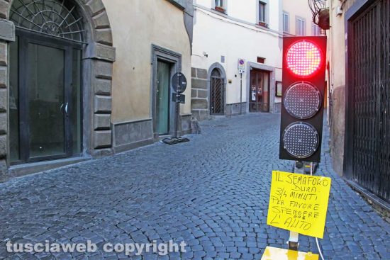 Viterbo - Il semaforo lungo via San Lorenzo