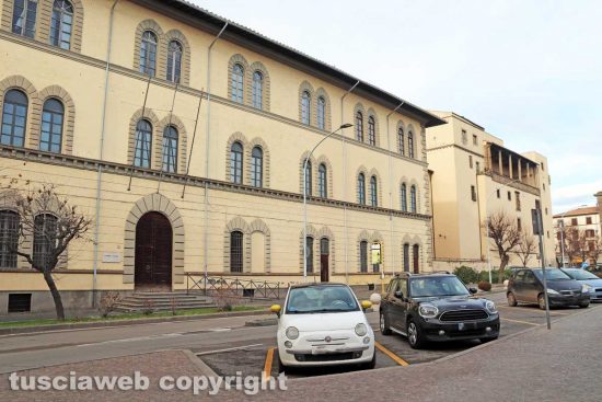Viterbo - La caserma Giulioli e la Rocca Albornoz