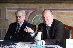 Viterbo - il procuratore capo Paolo Auriemma e il sindaco Giovanni Arena alla conferenza "Legalità tra i banchi di scuola"