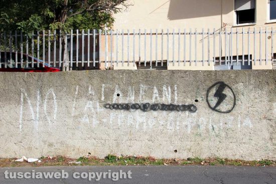 Viterbo - Scritte sui muri del Pilastro