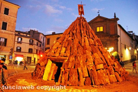 Viterbo - Il focarone di Bagnaia