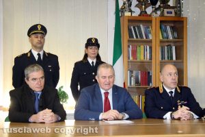 Viterbo - Paolo Volta dell'Anticrimine, il questore Massimo Macera e il dirigente della Digos Fabio Zampaglione