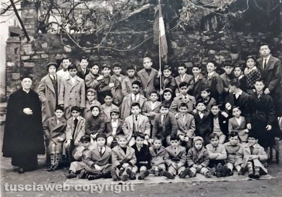 Primi anni '60 - Gruppo con don Alceste