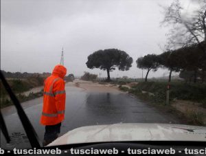 Tarquinia, strada vecchia Aurelia invasa dall'acqua