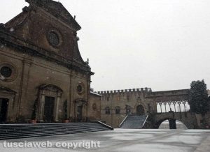 Maltempo - La neve a Viterbo - Piazza San Lorenzo