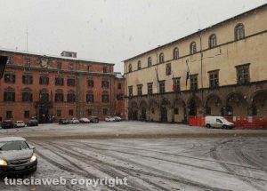 Maltempo - La neve a Viterbo - Piazza del Comune