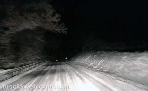Neve - La situazione sulla Cimina questa sera 30 gennaio