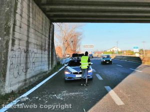 Viterbo - Cadono calcinacci dal cavalcavia - Intervento di Polstrada e Anas