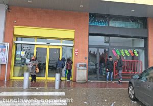 Viterbo - I disagi alle attività commerciali in via Villanova
