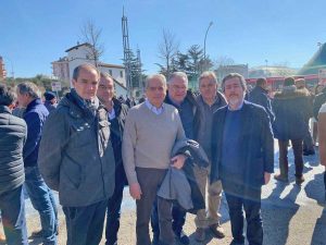 Francesco Battistoni con i pastori della Tuscia