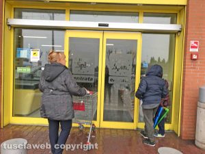 Viterbo - I disagi alle attività commerciali in via Villanova