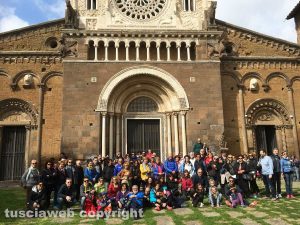 Foto di gruppo a Tuscania con Anna Rita Properzi