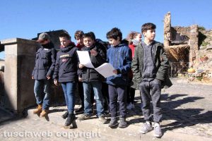 Memorie di terre”, i ragazzi della media raccontano il borgo fantasma a genitori e nonni