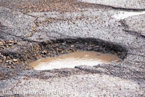 Viterbo - Buche lungo le strade