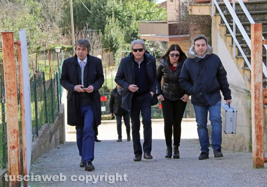 Ronciglione - Ragazza cade dalle scale e muore - Da sinistra, l'avvocato Luca Cococcia e il pm Franco Pacifici