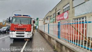 Viterbo - L'intervento dei vigili del fuoco in via Villanova