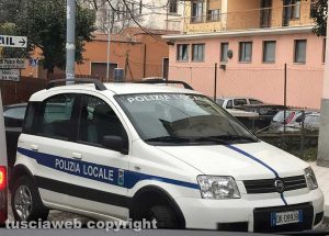 Viterbo - Polizia locale in via Santa Maria in Gradi