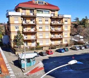 Viterbo - Tetto scoperchiato in largo Marinai d'Italia