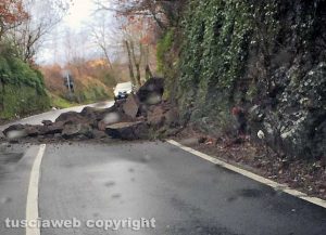 Montefiascone - Frana in strada Verentana