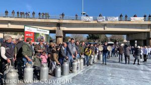 Viterbo - La protesta dei pastori sul prezzo del latte