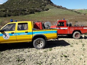 Tarquinia - Due ettari di sterpaglie in fiamme in località Pisciarello