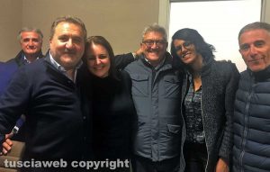 Enrico Panunzi festeggia con i militanti del Pd