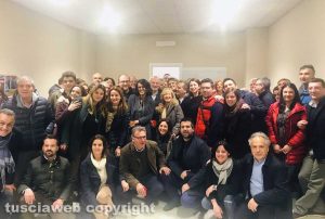 Enrico Panunzi festeggia con i militanti del Pd