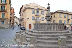Viterbo - La fontana di San Faustino