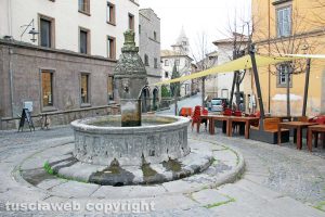 Viterbo - La fontana di piazza della Morte