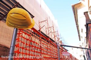 Viterbo - Iniziano le operazioni di smontaggio in via La Fontaine