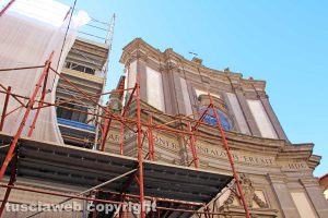 Viterbo - Iniziano le operazioni di smontaggio in via La Fontaine