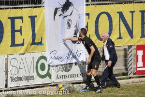 Sport - Calcio - Viterbese - I fiori per Luca Paolella
