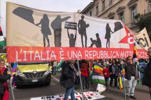 La manifestazione di Milano contro il razzismo - People, prima le persone