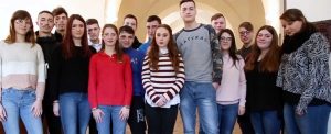 Caprarola -  I ragazzi della scuola alberghiera contro la violenza sulle donne 