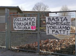 Civita Castellana - La protesta per la scuola Rodari