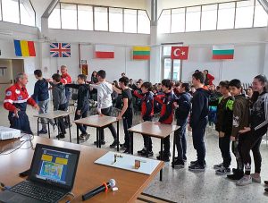 Viterbo - L'associazione nazionale carabinieri - Protezione civile incontra gli studenti dell'Egidi