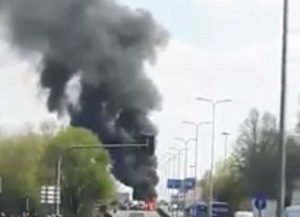 Bus a fuoco a Milano