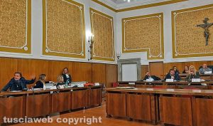 Montefiascone - Il consiglio comunale - Bagarre tra Luciano Cimarello e la maggioranza