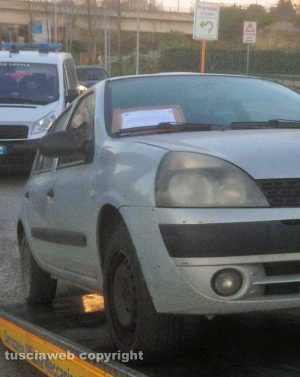 Viterbo - Un veicolo sequestrato dalla polizia locale