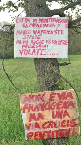 Montefiascone - Il nuovo cartello affisso in località Castellaccio